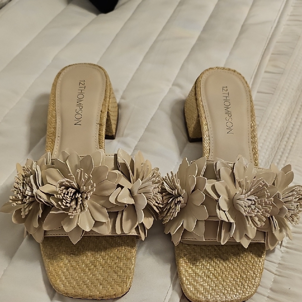 Thompson Women's Cream Floral Mules